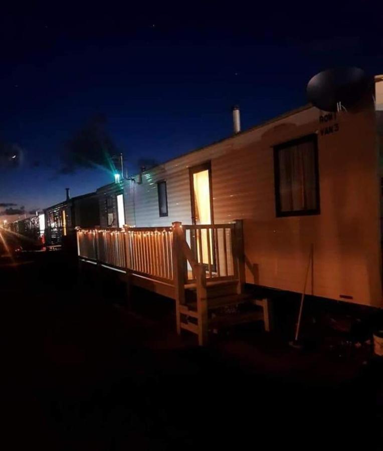 Lovely Caravan At Ingoldmells Just Behind Sealands Lejlighed Eksteriør billede