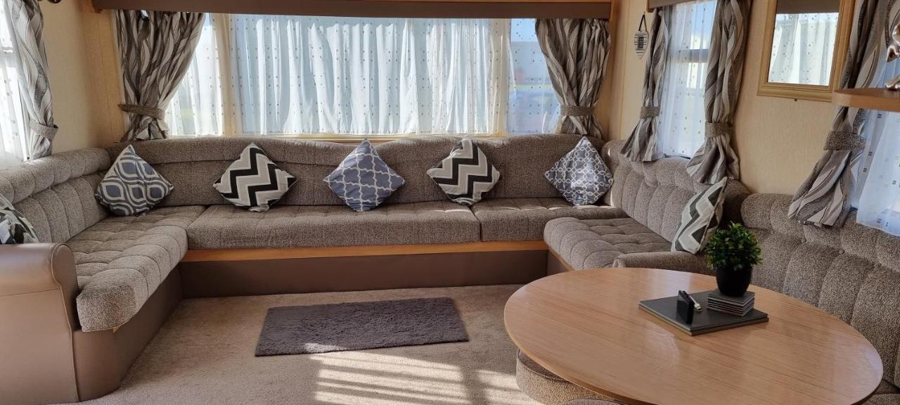 Lovely Caravan At Ingoldmells Just Behind Sealands Lejlighed Eksteriør billede